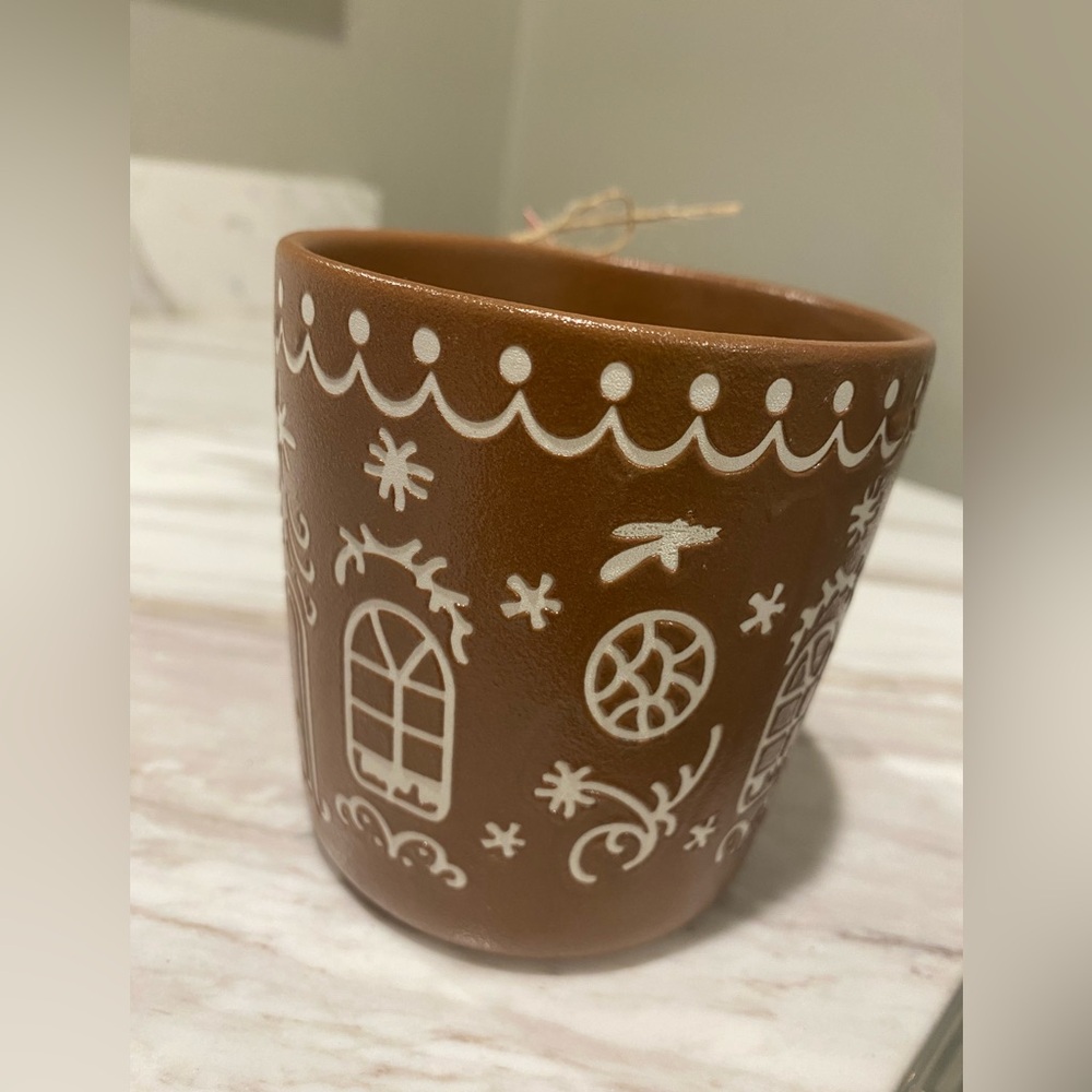 2025 ALDI Gingerbread House Coffee Mug 14.5oz Holiday Country Core Merry Moments - Picture 3 of 7